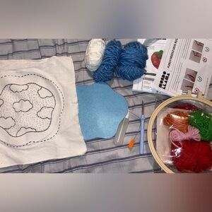 Mondo Llama Punch Needle Mug Rug Kit